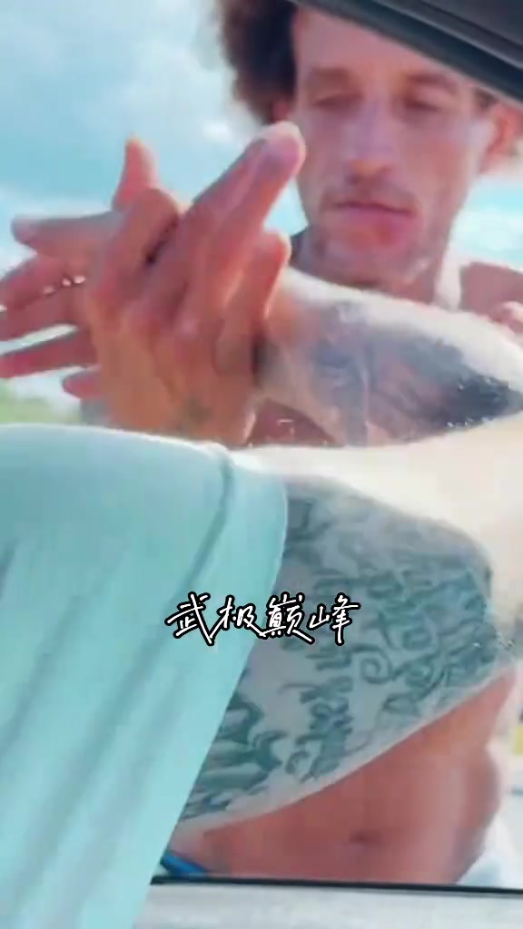 前騎士球員德隆蒂韋斯特很難想像這是曾經(jīng)在NBA飛天遁地的人啊