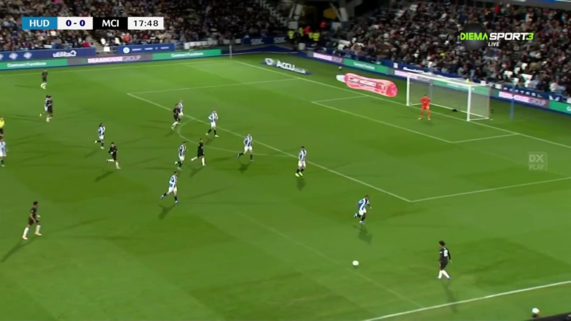 這球漂亮福登禁區(qū)外貼地?cái)仄崎T曼城1-0領(lǐng)先哈德斯菲爾德