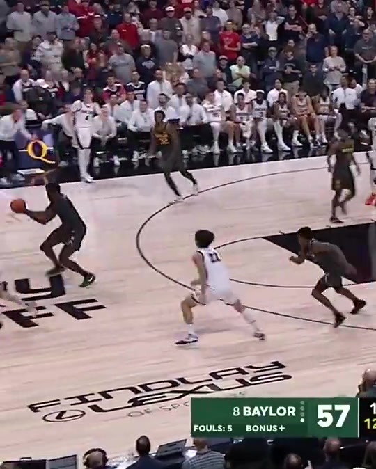 炸裂NCAA賽場(chǎng)驚現(xiàn)殘暴騎人隔扣實(shí)在太羞辱人了