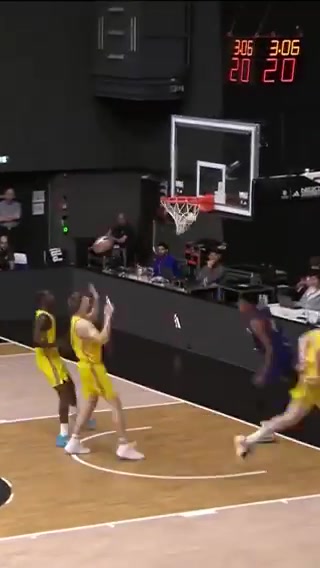 2011年出生這是去年12歲達(dá)博內(nèi)的打球畫(huà)風(fēng)看傻眼了