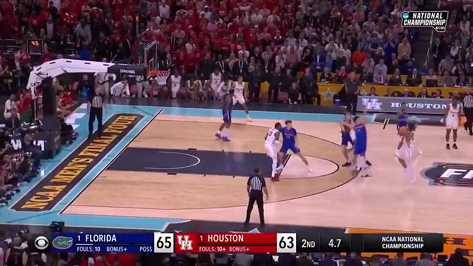 瘋?cè)龥Q賽離譜名場(chǎng)面堅(jiān)決絕殺出手結(jié)果把球放地上教練傻眼了