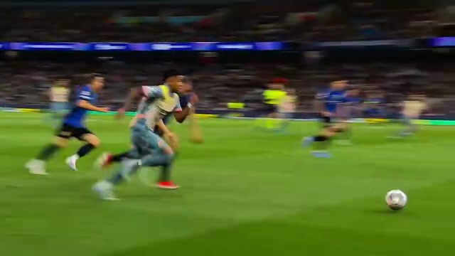 未來(lái)球隊(duì)計(jì)劃的重要一員薩維尼奧的精彩時(shí)刻