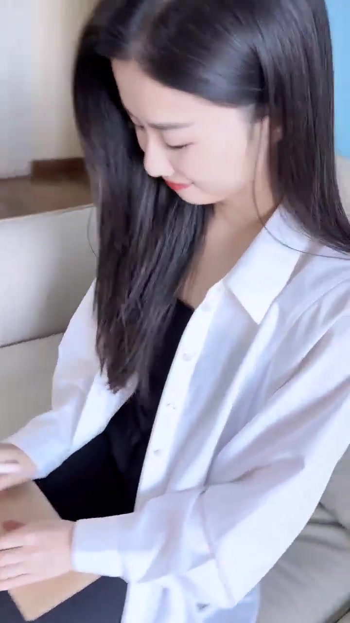 小臉蛋天鵝頸但林夢(mèng)鴿某些角度有點(diǎn)像熱蘇斯呀