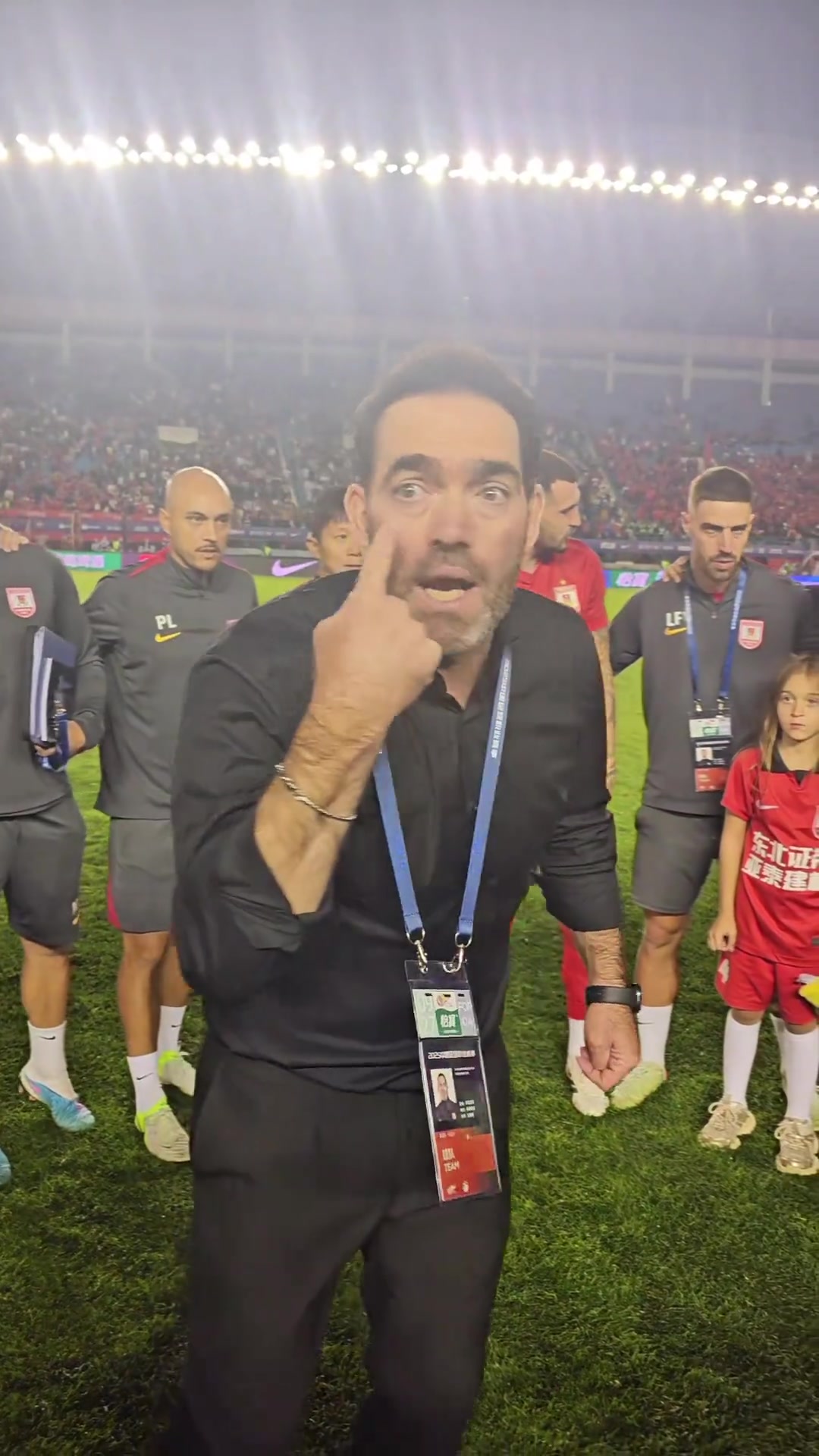 補時連進兩球絕平實拍亞泰主帥蘇亞雷斯賽后激情講話