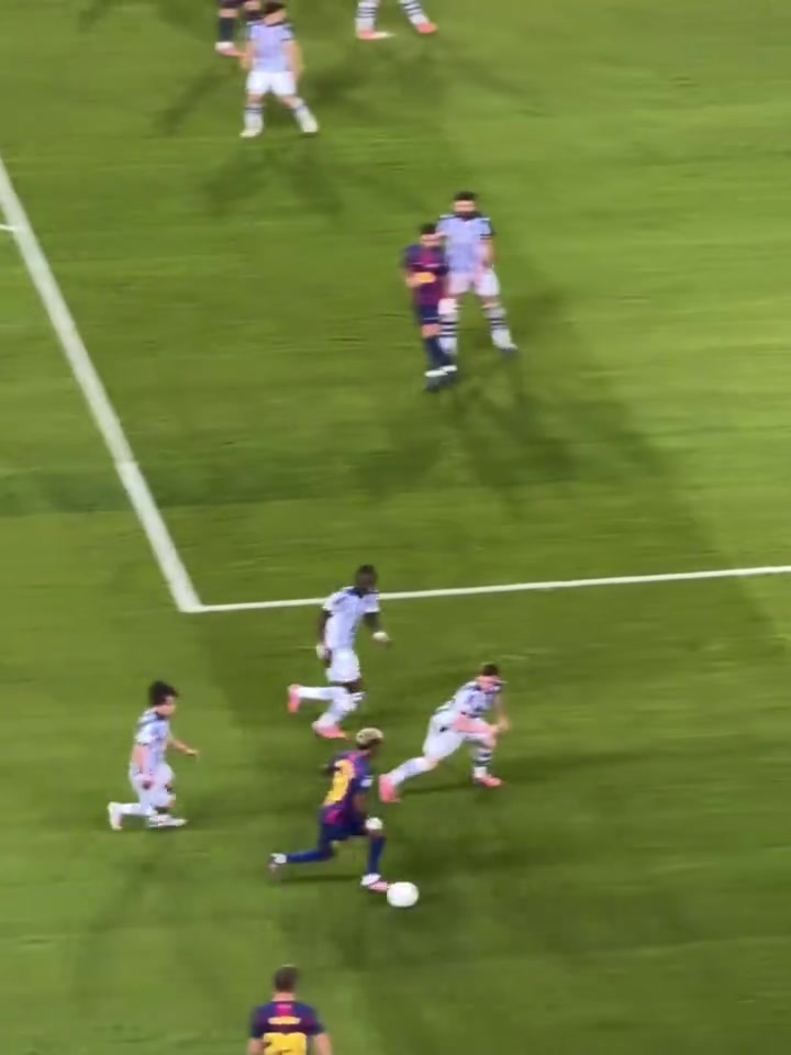 多人包夾依然從容這就是巴薩傳控這就是亞馬爾個(gè)人能力