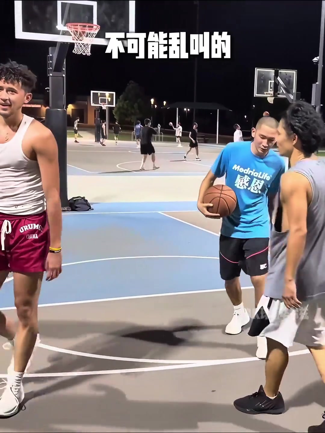 國內(nèi)街球老炮有多強(qiáng)來看街球王吳悠硬鋼前職業(yè)卡米然