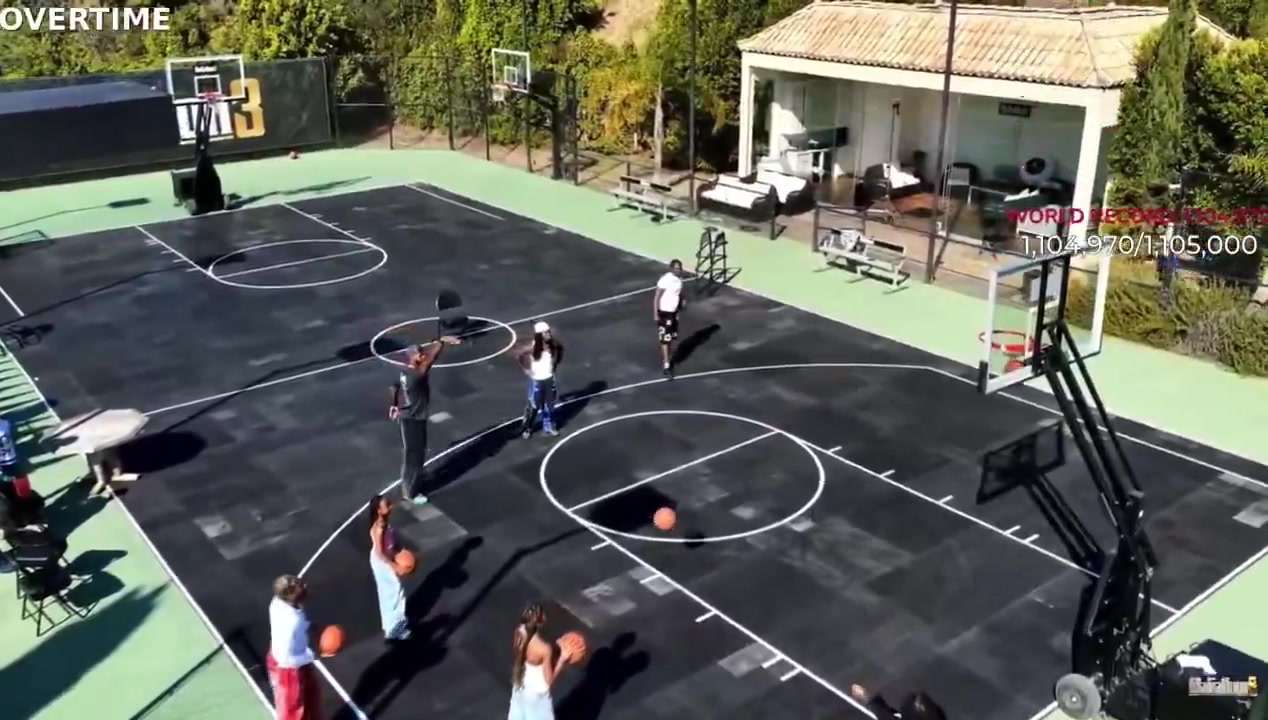 AI詹姆斯直播時三分球居然13中2