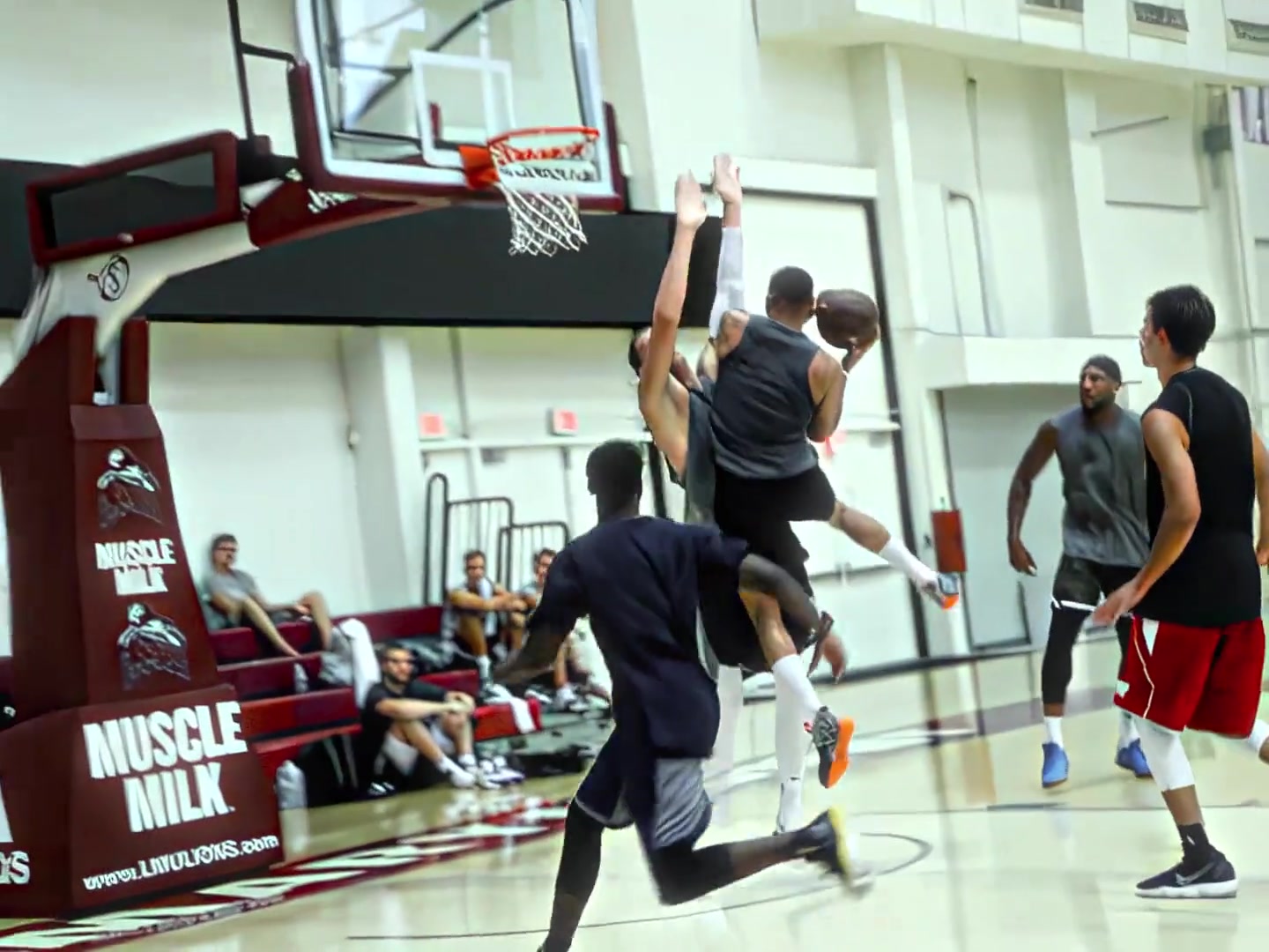 威少攻框的沖擊力誰防的住