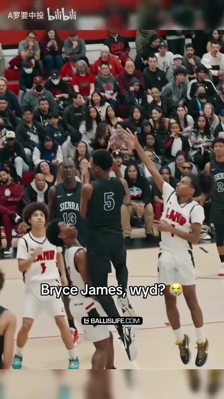 讓詹姆斯捂臉的扣籃名場面詹姆斯對兩個兒子扣籃的反應