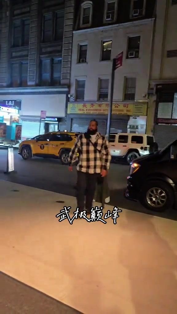 庫里帶著妻子參加朋友聚會 阿耶莎這穿搭必成全場焦點