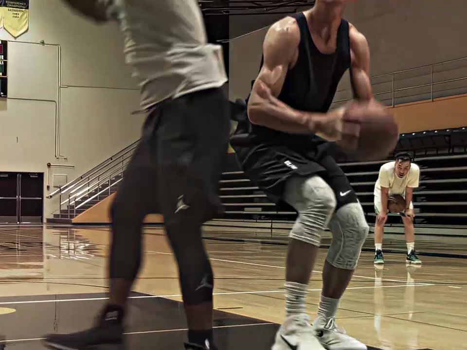 還記得巔峰時期的易建聯(lián)有多強么