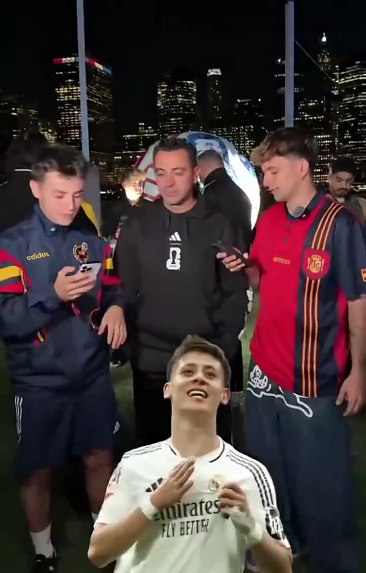 佩德里還差點(diǎn)火候哈維心中比自己更好的中場(chǎng)球員是誰