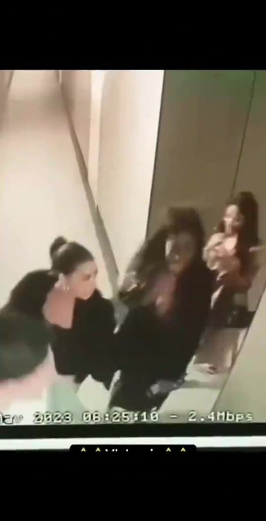 弗拉霍維奇此前帶三個女生一起玩姿色各不同真是迷人眼