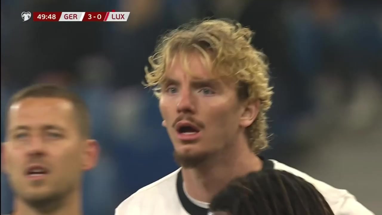 盧森堡禁區(qū)內(nèi)解圍不力基米西門前打門雙響德國4-0領(lǐng)先盧森堡