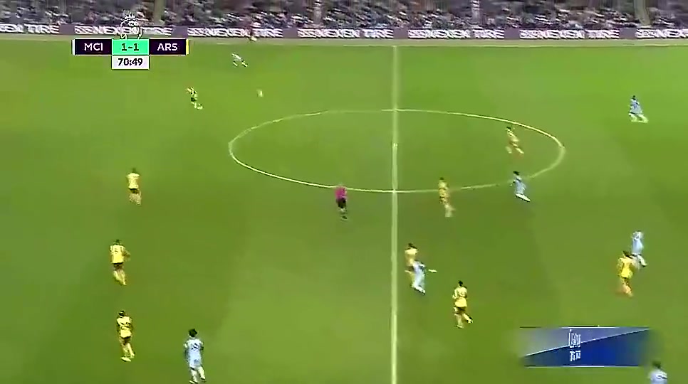 丁丁不看人轉身60米精準長傳看呆詹俊張路