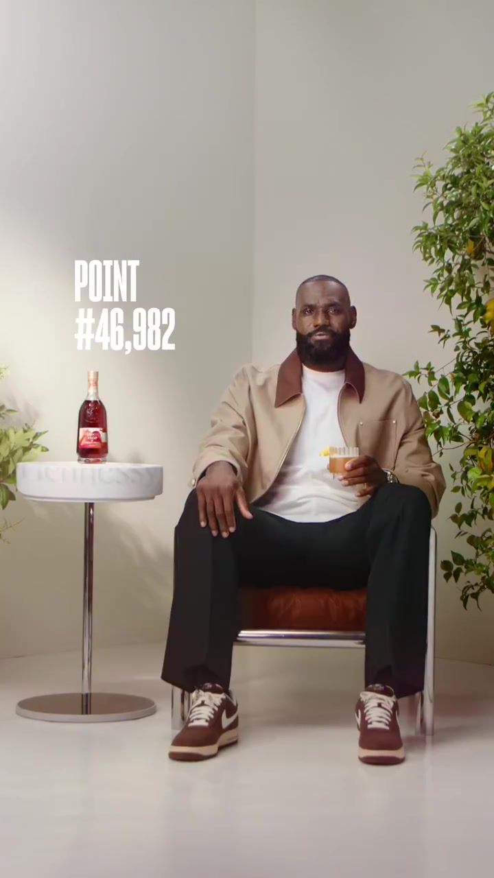 一口悶了詹姆斯又更新社媒了這次還是宣傳軒尼詩(shī)