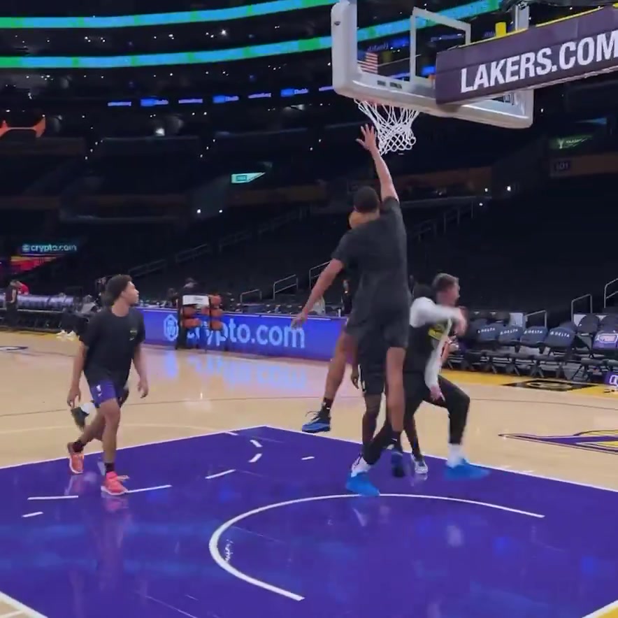 這視野這球商這些騷氣傳球感覺東契奇都傳得好輕松啊