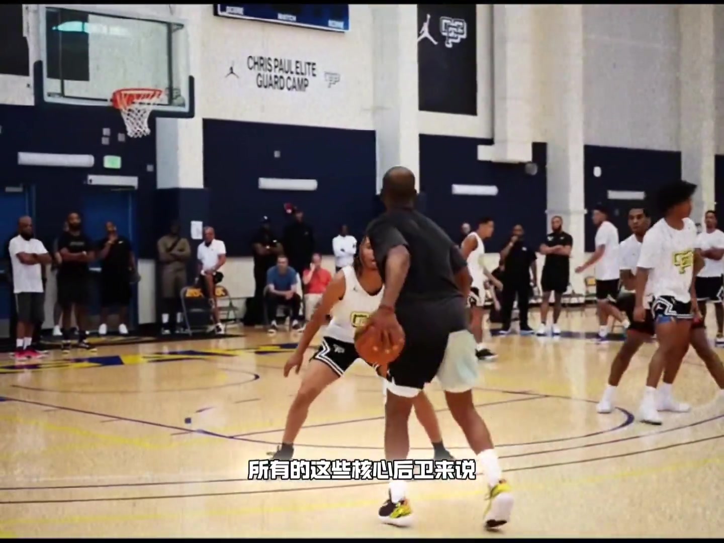 楊毅克里斯-保羅是我心目中最棒的核心后衛(wèi)