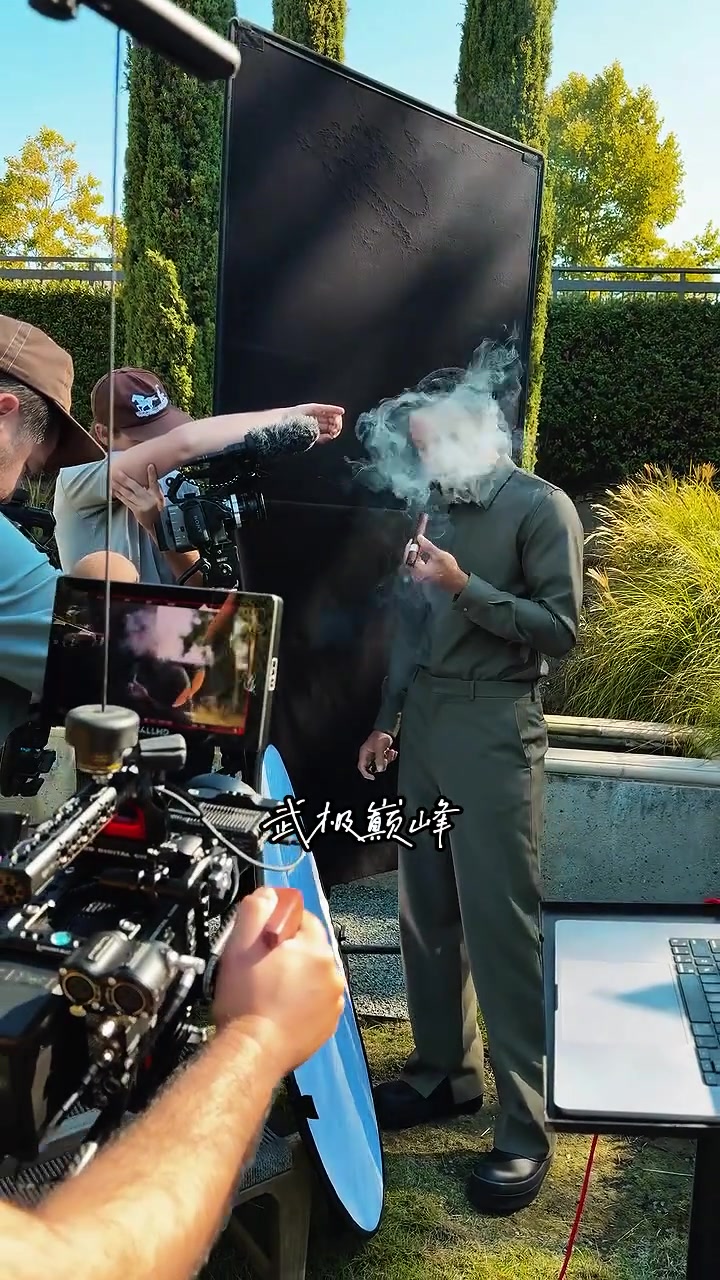 小學生變大佬庫里拍攝廣告抽著雪茄 大佬氣勢十足啊