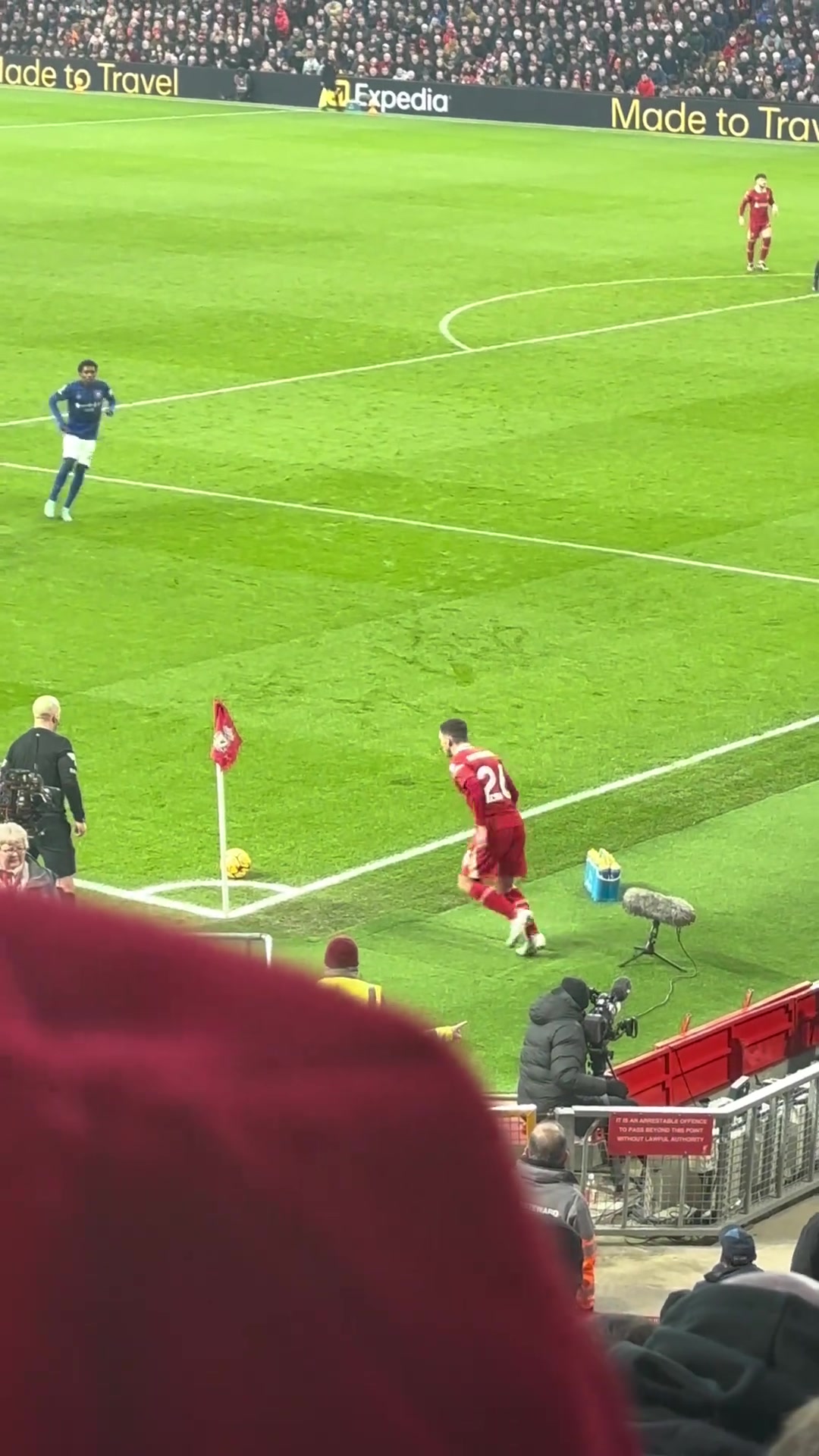 近期各項(xiàng)賽事三連敗利物浦球迷安菲爾德再無(wú)兩翼齊飛