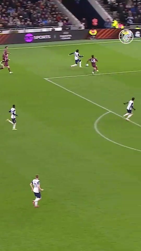 恐怖的天賦當年胡桑諾夫的身體對抗讓斯賓塞實在沒轍