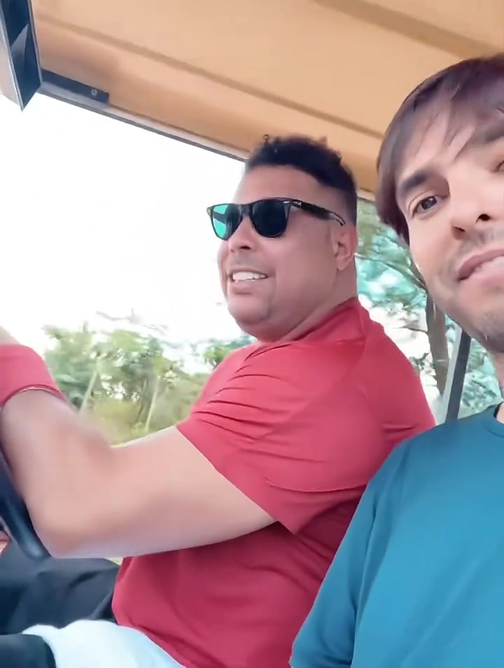 這兩人應(yīng)該是通過拍廣告認識的吧