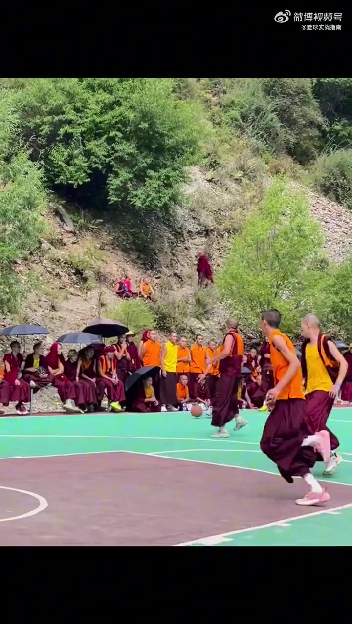 海拔3000多米以上的僧人組隊(duì)打籃球 這妥妥的功夫籃球啊