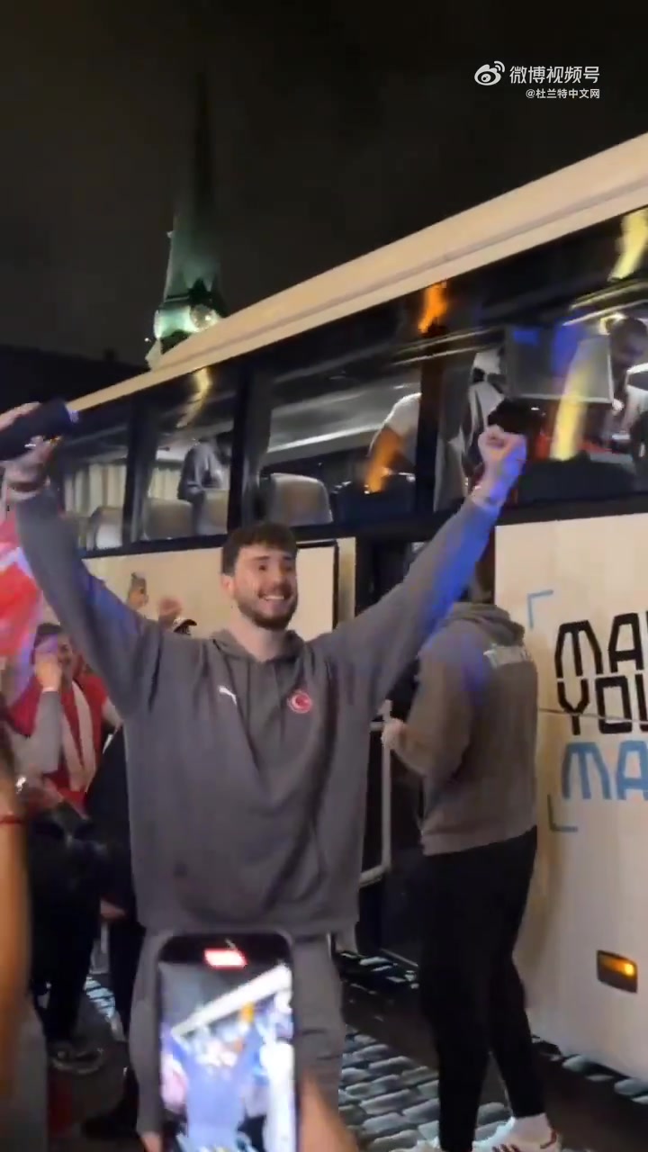 能不能拿下冠軍申京在土耳其隊(duì)中已經(jīng)非常有老大范兒了