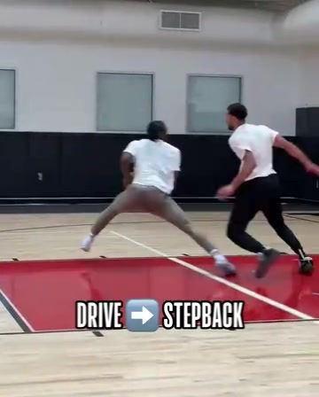 三個人誰單挑更強拉文馬克西烏布雷此前訓(xùn)練中互相單挑