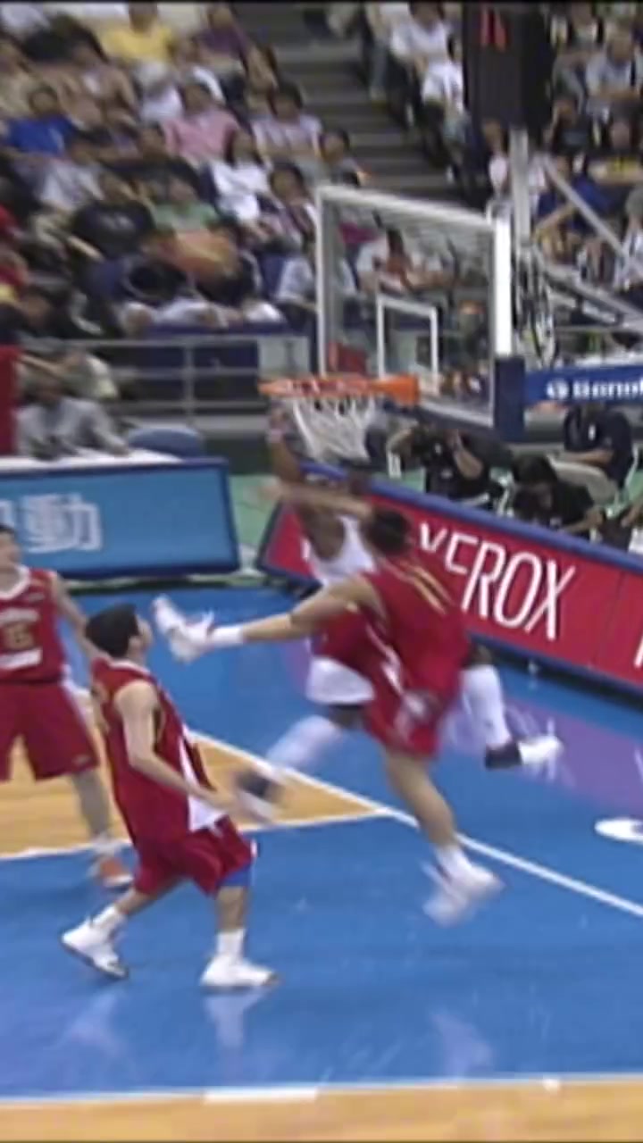 比彈跳沒(méi)在怕的巔峰韋德想隔扣年輕時(shí)的阿聯(lián)也沒(méi)那么容易