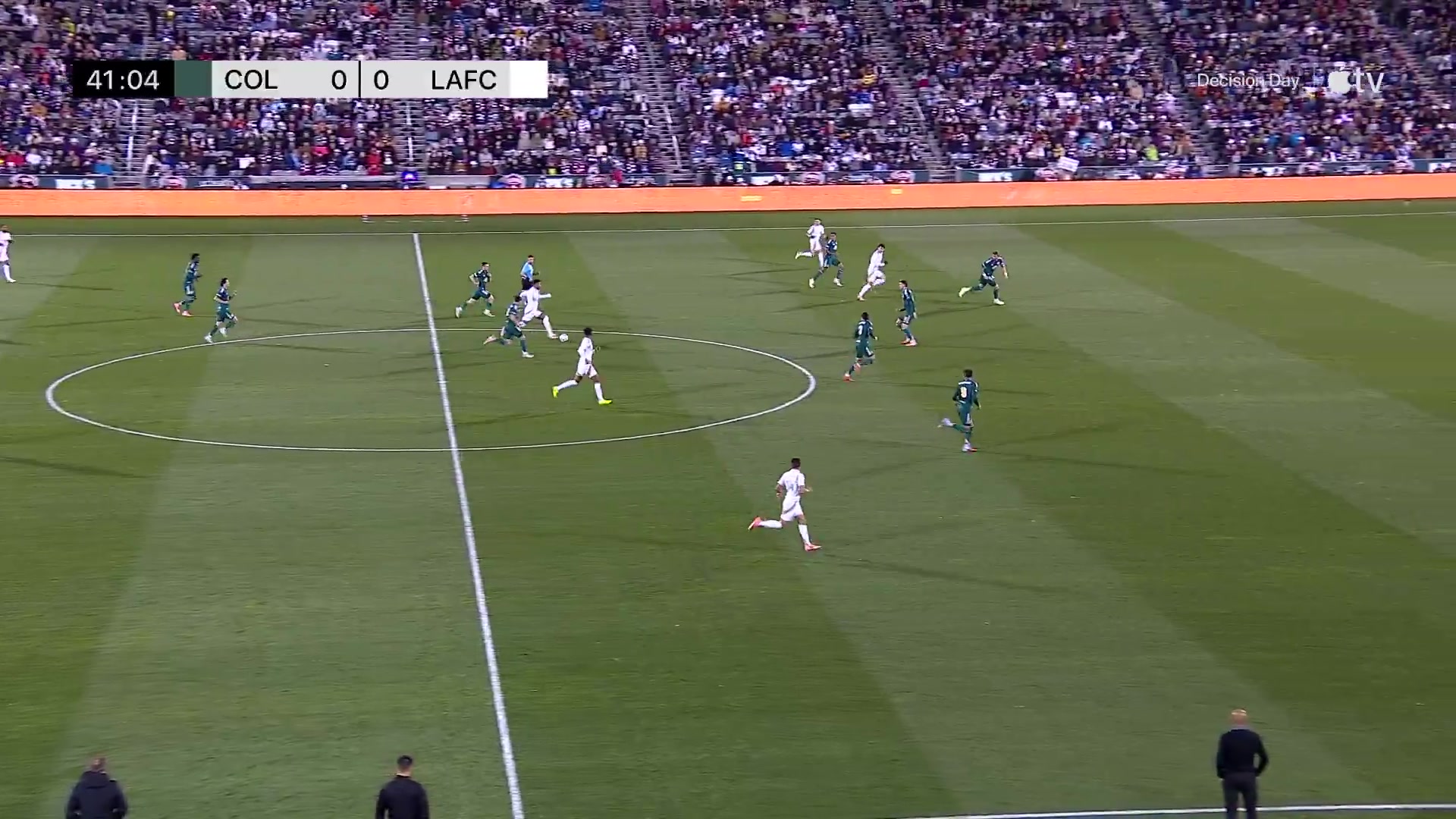 太降維打擊了啊孫興慜1v2盤帶戲耍對(duì)手爆射破門10場(chǎng)9球