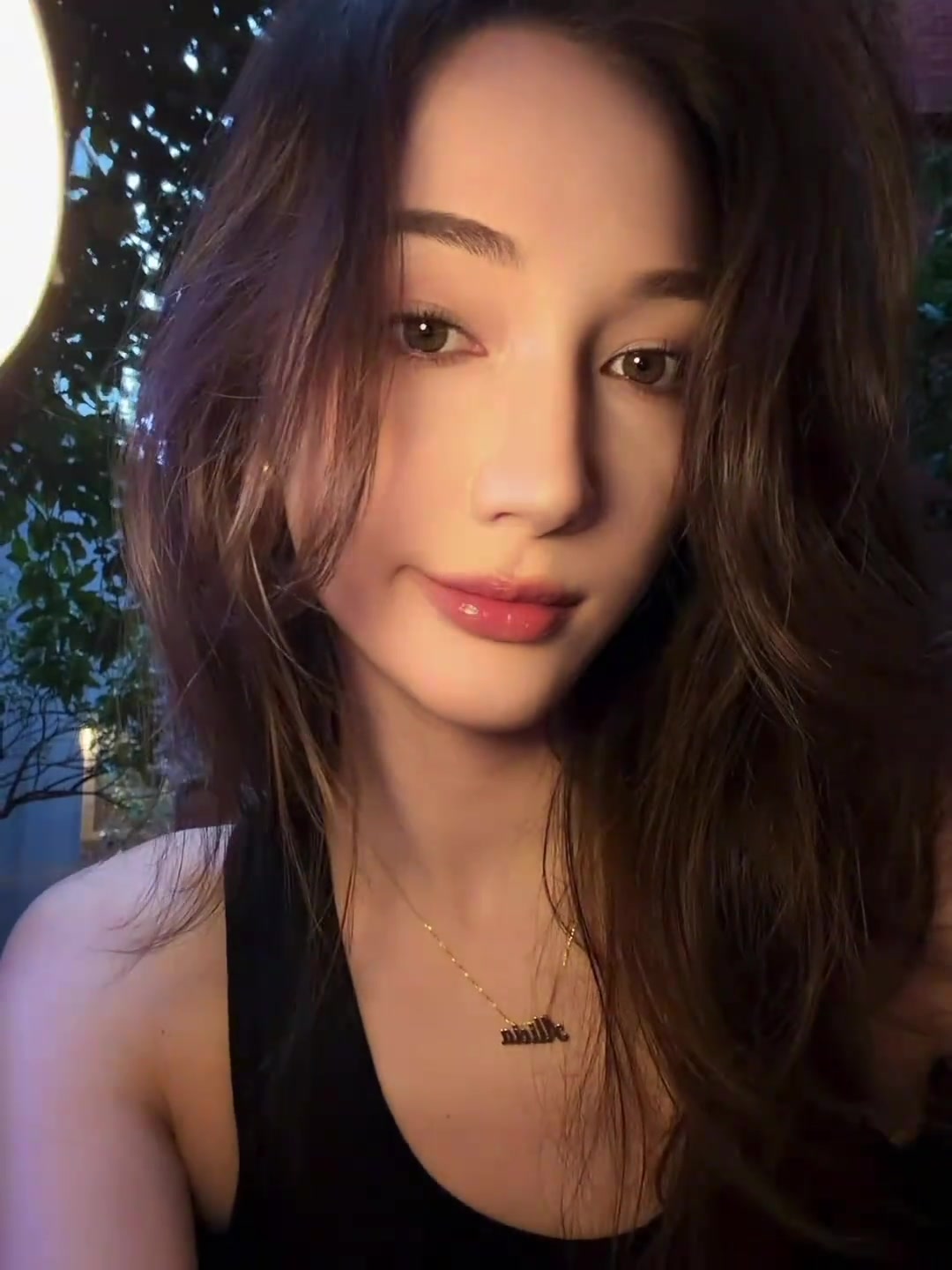 太有感覺了楊政女友孟雅芳比美照更有吸引力的是live