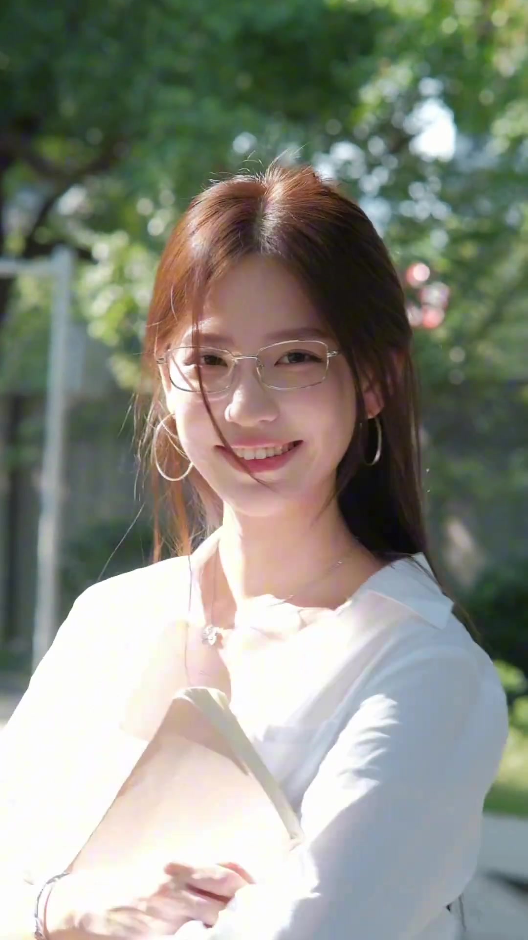 換賽道了雞腿諾的校園風穿搭 確實是美啊