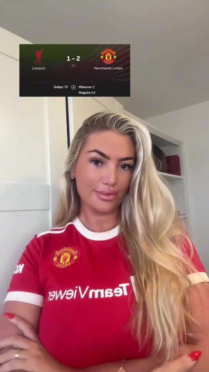 揚眉吐氣曼聯(lián)女網(wǎng)紅不好意思了利物浦