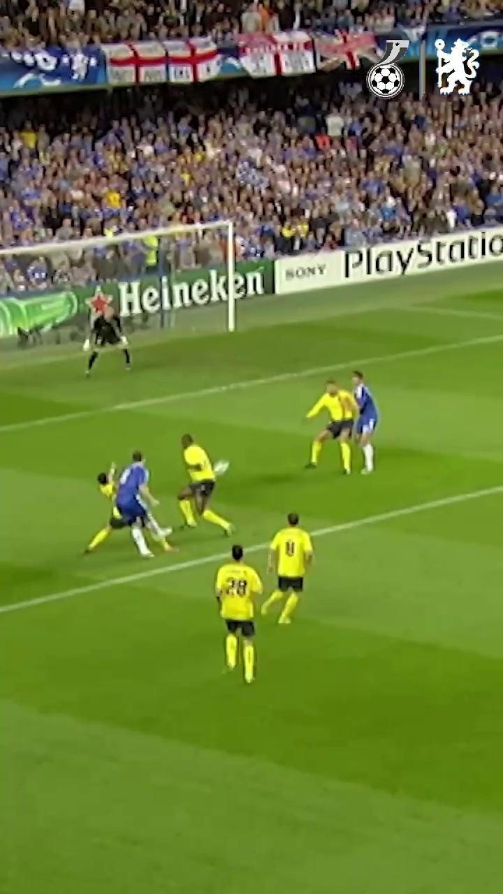 藍(lán)軍歐冠經(jīng)典進(jìn)球埃辛無(wú)解凌空世界波攻破巴薩