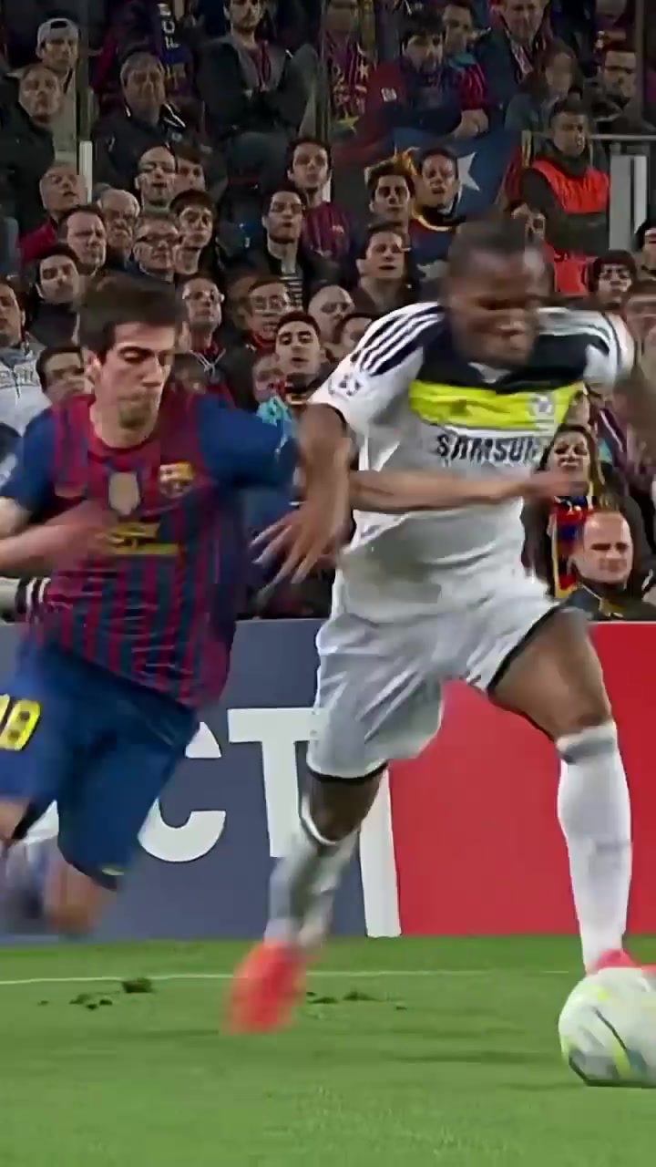 切爾西的球迷永遠(yuǎn)不會(huì)忘記他獨(dú)一無(wú)二的德羅巴