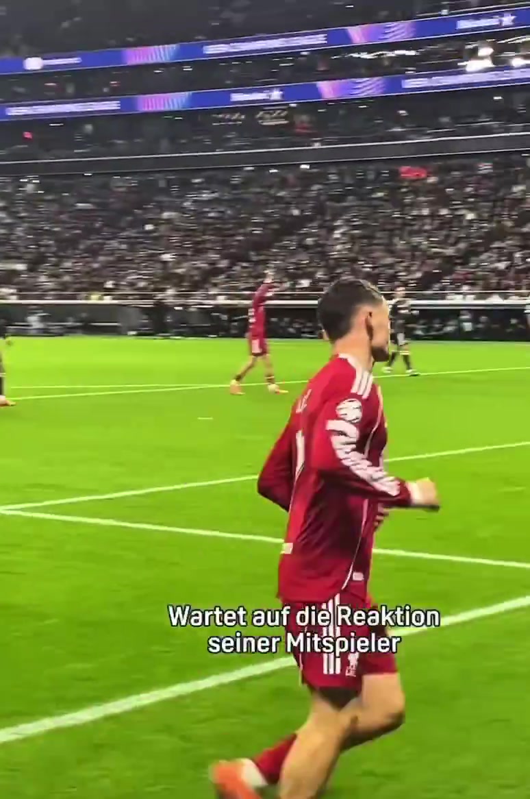 壓力太大了維爾茨送出助攻后隊(duì)友們紛紛擁抱他