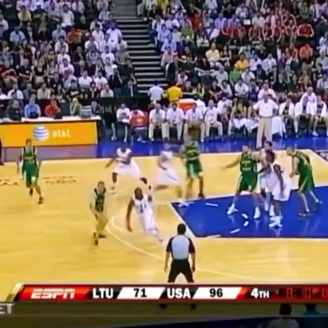 巔峰韋德有多炸一記空接風(fēng)車(chē)暴扣讓美國(guó)隊(duì)替補(bǔ)席集體起立