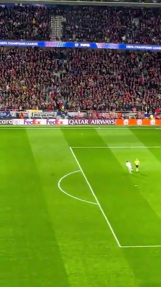 此前皇馬晉級后呂迪格高抬腿狂奔皇馬全隊(duì)模仿