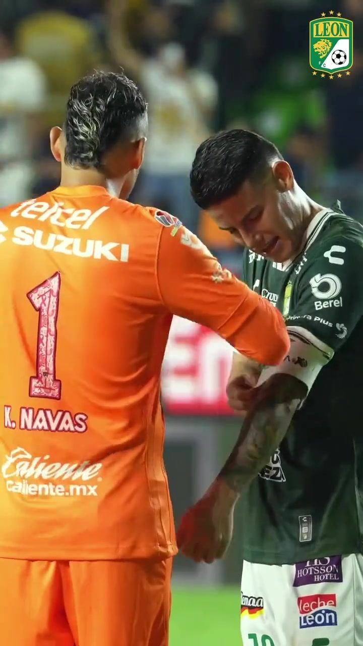 都是當(dāng)年的功臣兩位皇馬舊將J羅和納瓦斯墨超聯(lián)賽再相遇......