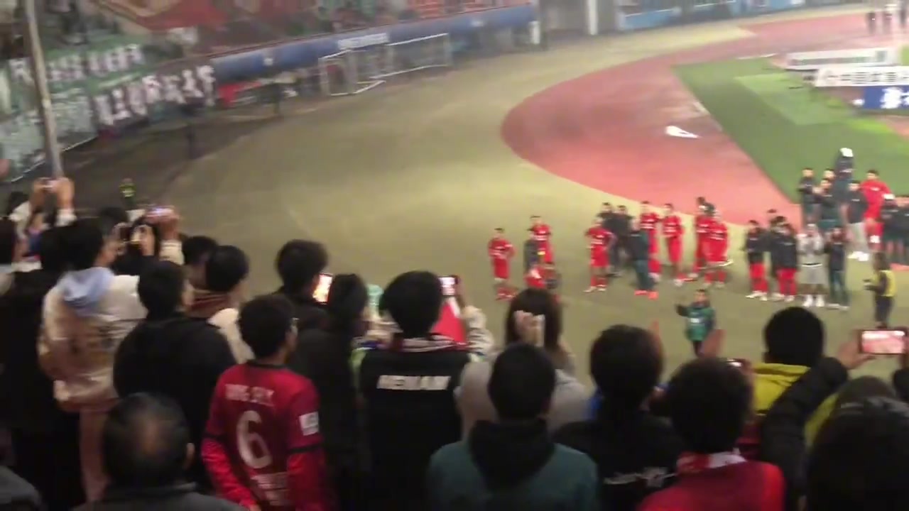 河南2-2戰(zhàn)平浙江后兩隊(duì)球迷共喊干死成都