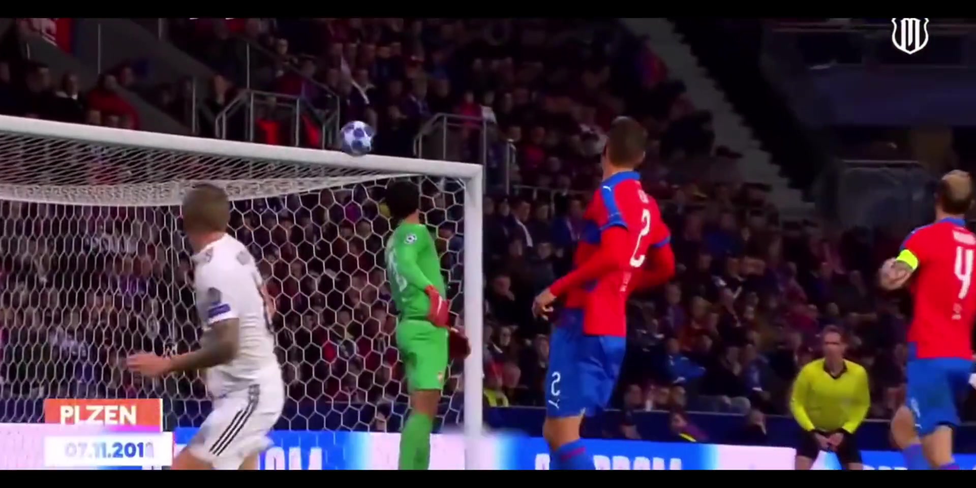 招牌的低桿右塞克羅斯的經(jīng)典克式推桿優(yōu)雅美麗的腳法