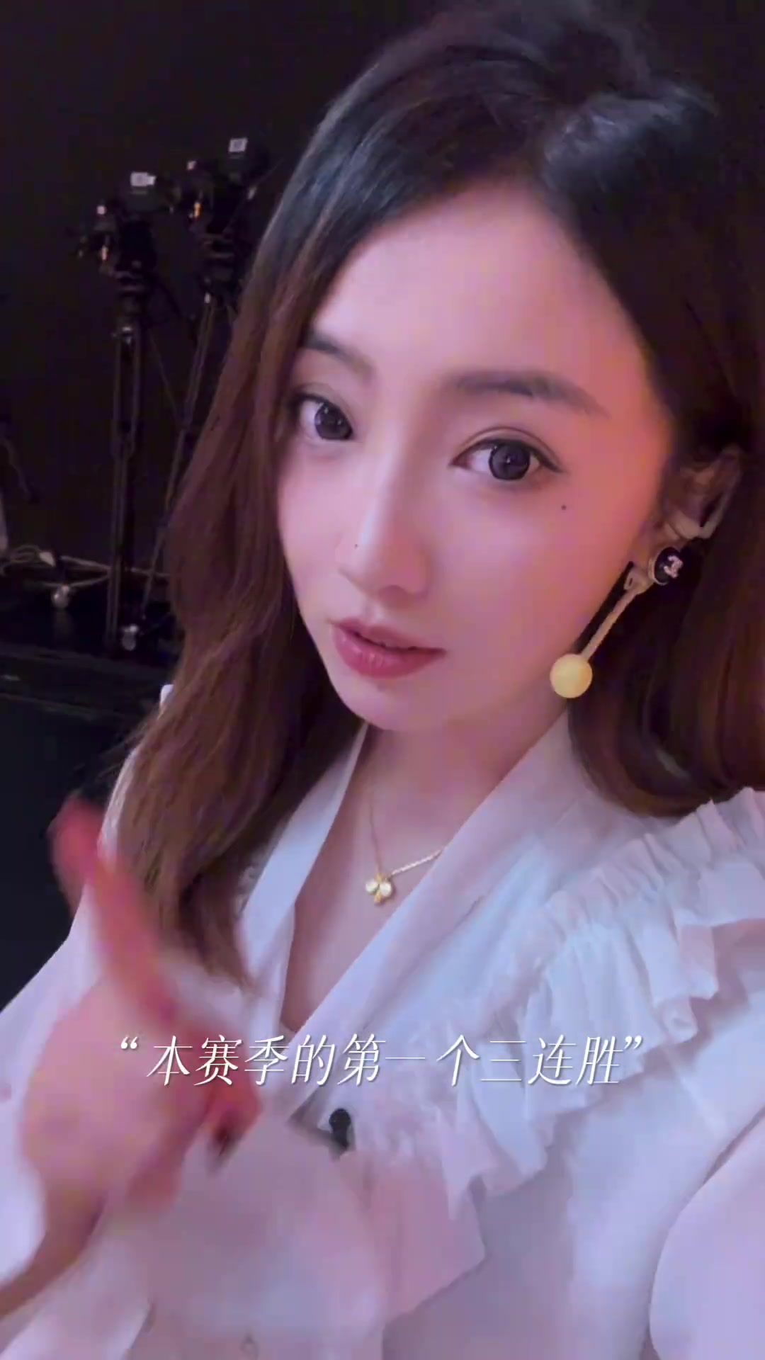 佳依三連勝嘍最近沒(méi)老詹的湖人打成這個(gè)成績(jī)我心還是甚慰的