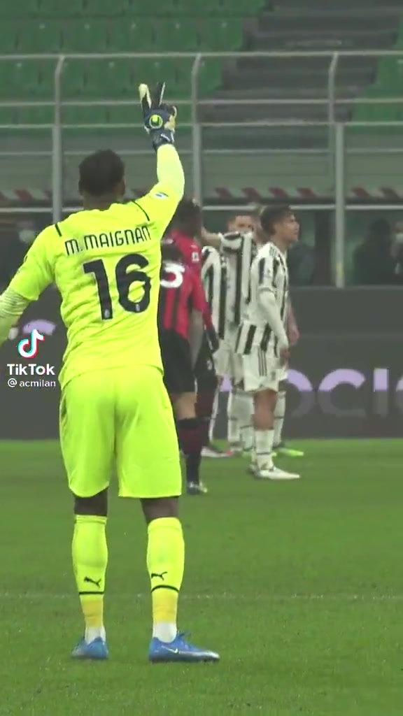 來自80碼外的聲音名場(chǎng)面邁尼昂化身后置司令塔指揮進(jìn)攻人墻