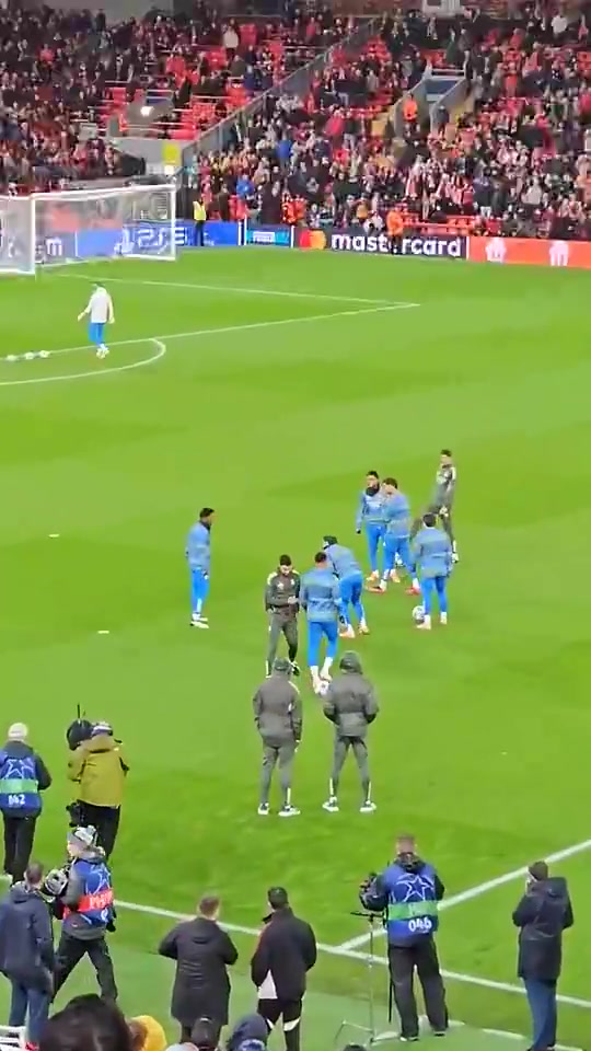 噓聲震耳欲聾諾德在熱身時(shí)被安菲爾德球迷報(bào)以噓聲